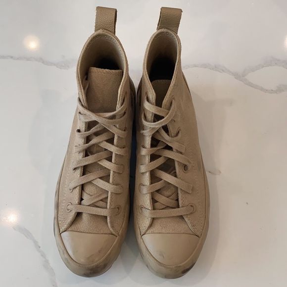 Converse Shoes - Tan High Top Taylor Chuck Converse 🔥